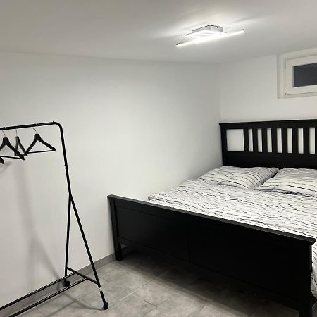 Nice Calm Souterrain Appertment In Ратинген Экстерьер фото